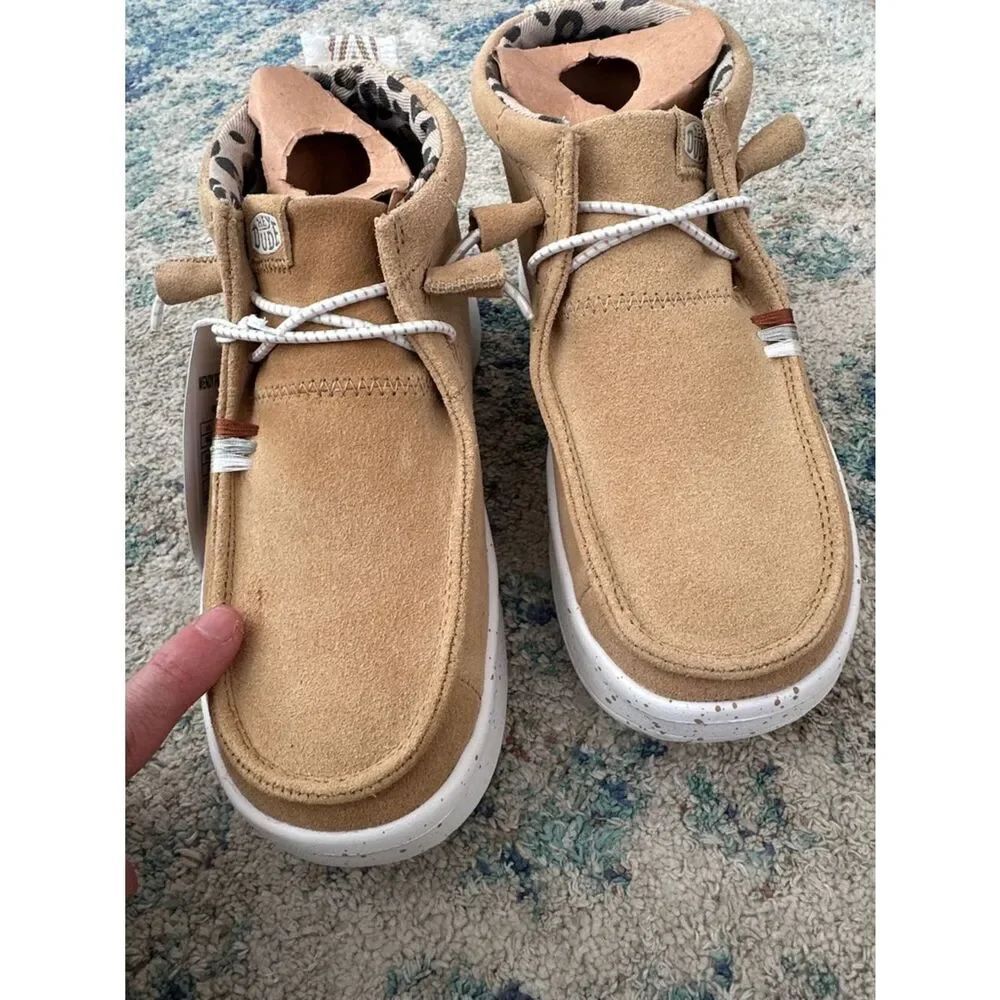 NWT Hey Dude Women’s Wendy Peak Hi Suede Shoes Chestnut Size 6 - Picture 2 of 7